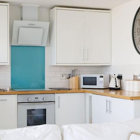 Two Bed Seafront Escape In East Wittering Appartement Buitenkant foto