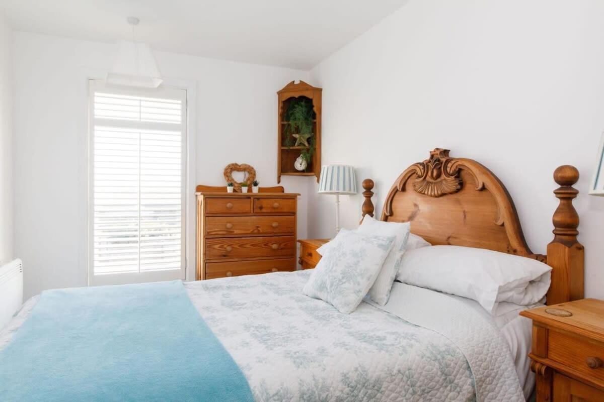 Two Bed Seafront Escape In East Wittering Appartement Buitenkant foto