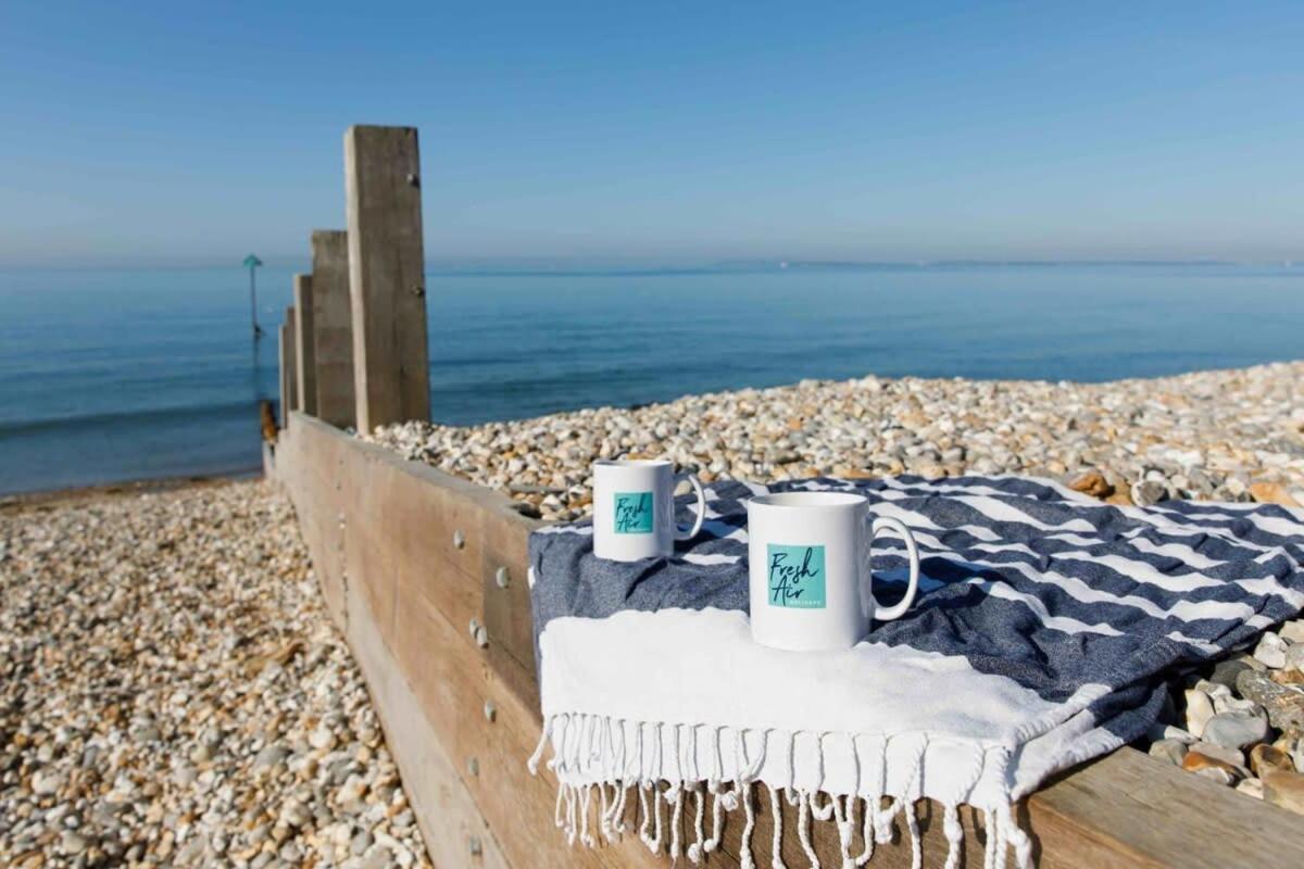 Two Bed Seafront Escape In East Wittering Appartement Buitenkant foto