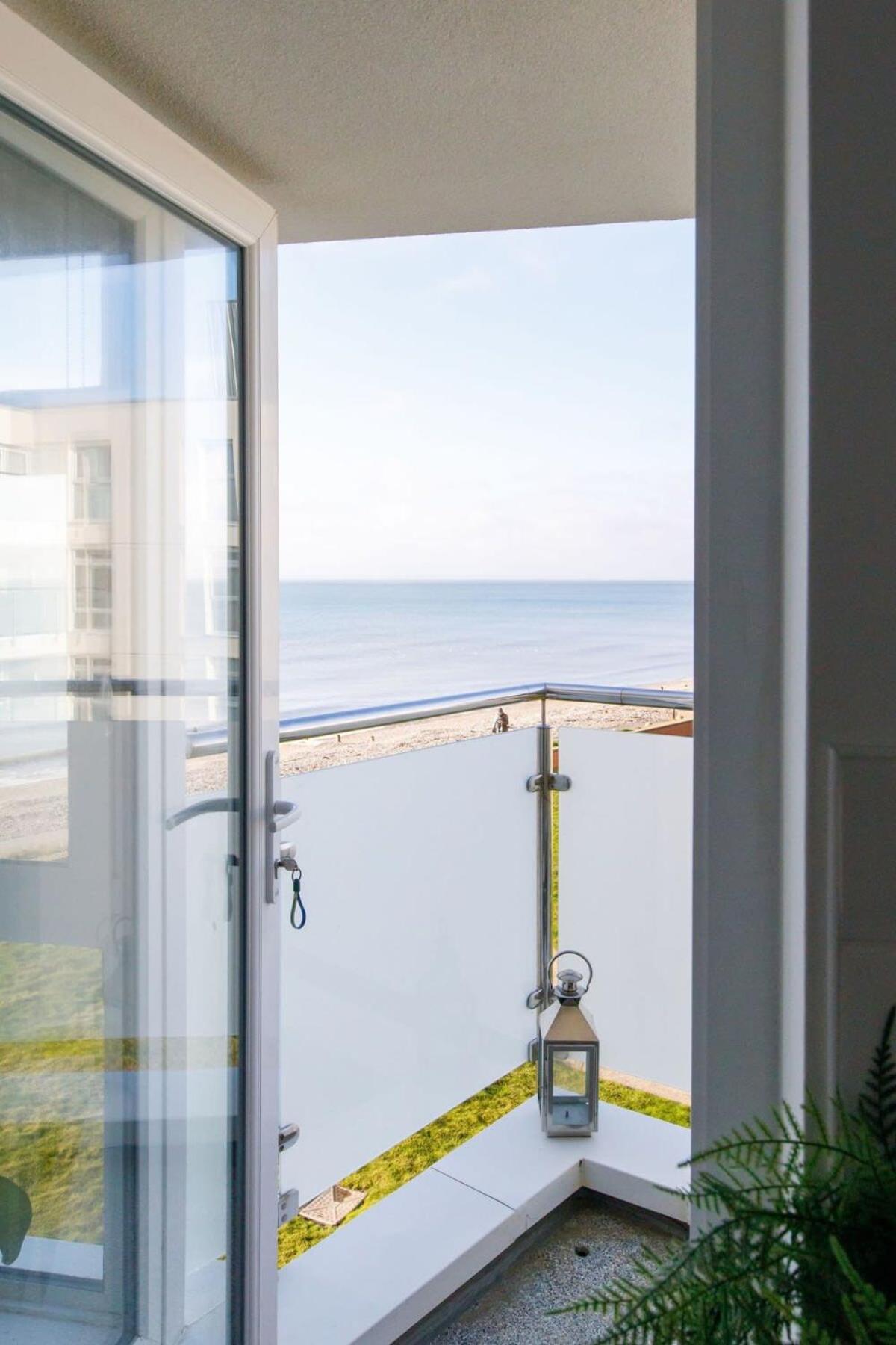 Two Bed Seafront Escape In East Wittering Appartement Buitenkant foto